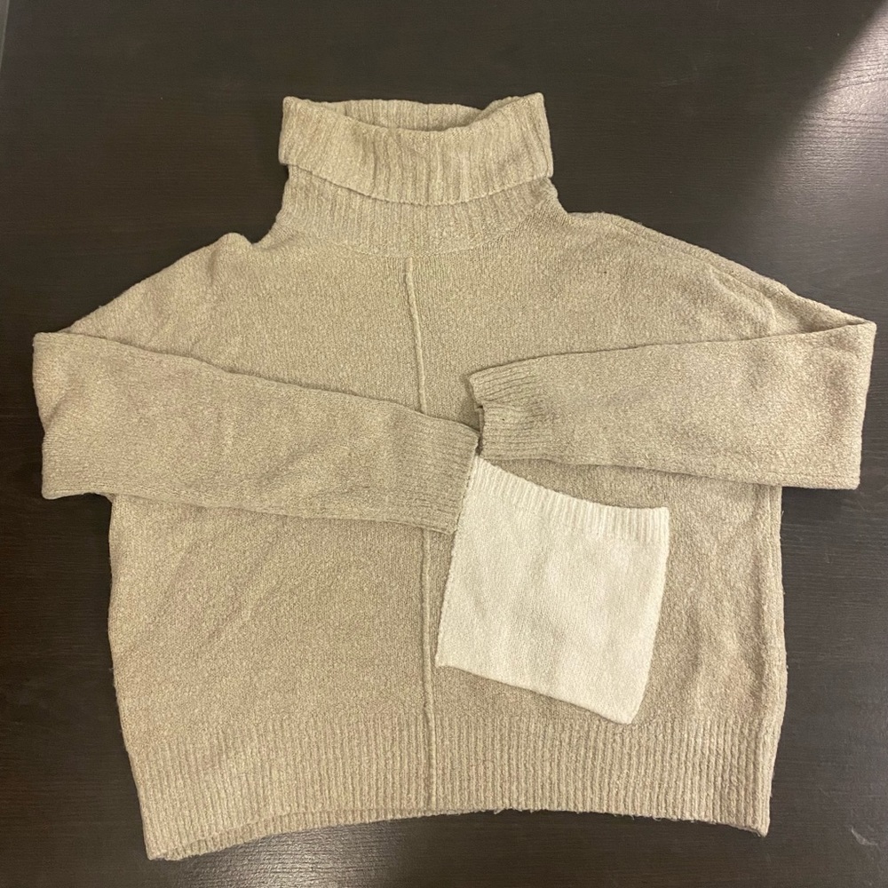 Womens Design Lab knit turtleneck sweater, size medium